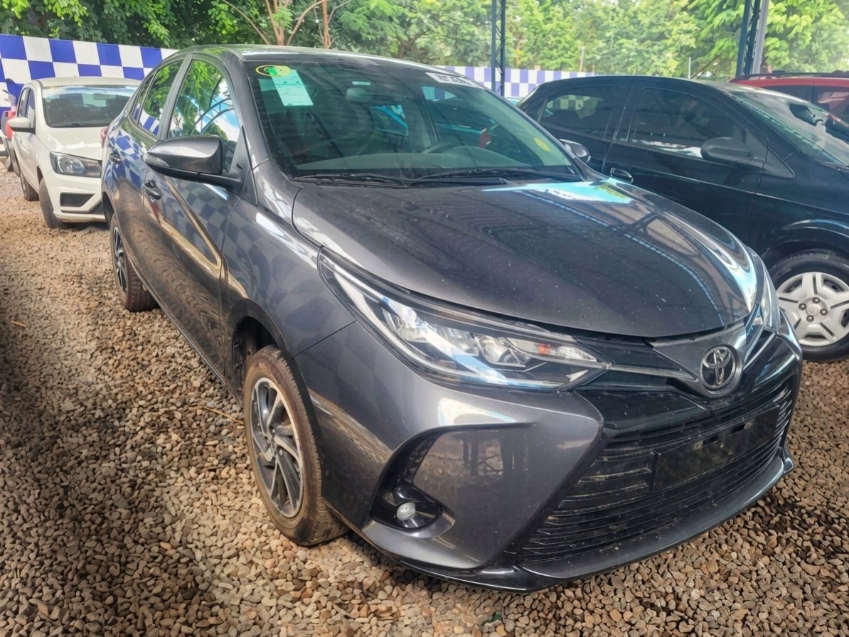 TOYOTA YARIS SEDA 23/24
