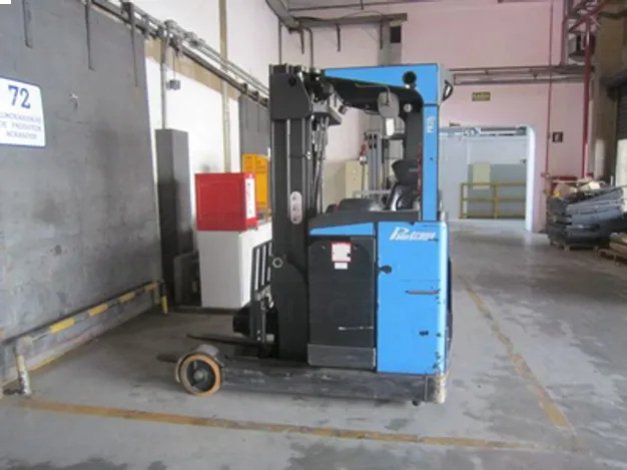LOTE COMPOSTO DE 1 EMPILHADEIRA RETRATIL PALETRANS PR-20-1 ELETRICA COM CARREGADOR