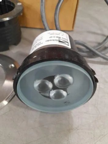 APROX. 45 LUMINÁRIAS DE CHÃO EM LED