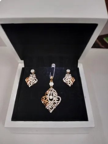 Conjunto de brincos e colar em ouro 18K com Diamantes Naturais Certificado de Dubai