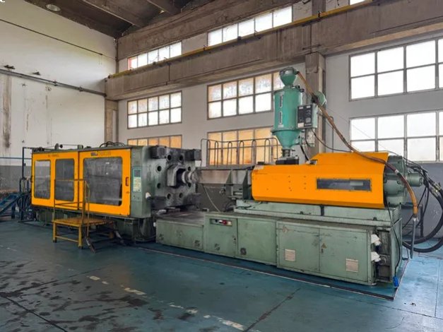 INJETORA PARA PLASTICOS MARCA SHENG-LING CAPACIDADE 1000 TONELADAS ANO 2013
