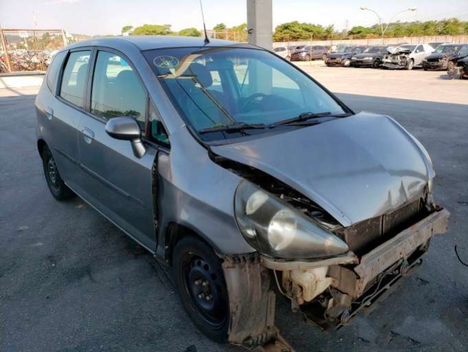 HONDA FIT  05/06